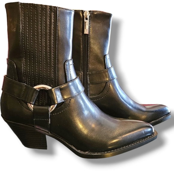 Zara ankle boots. Size 7. Inside Zipper. Buckle Detail. - Picture 4 of 10